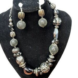 Premier Designs Chunky silver Necklace earrings‎ set